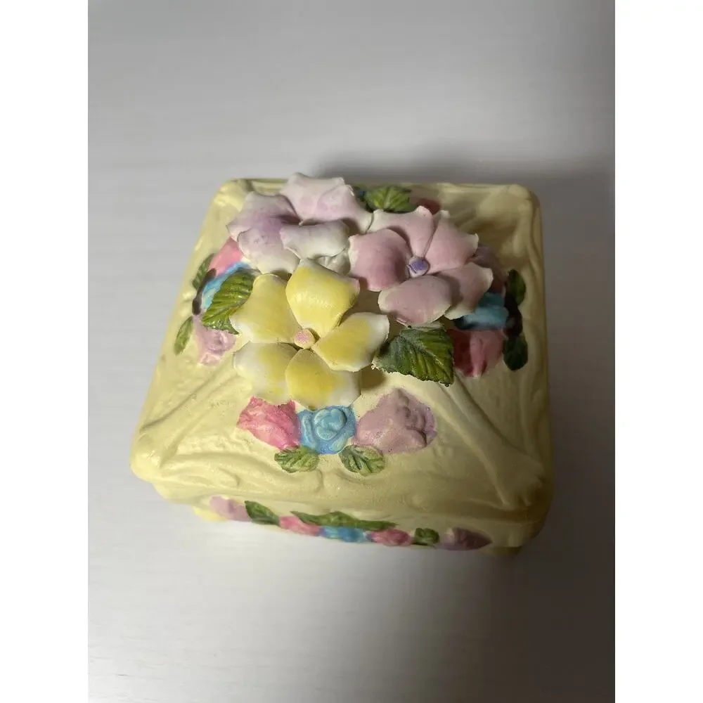 Capodimonte Jewelry Trinket Box Yellow Floral Flowers Gift Vanity Decor Easter